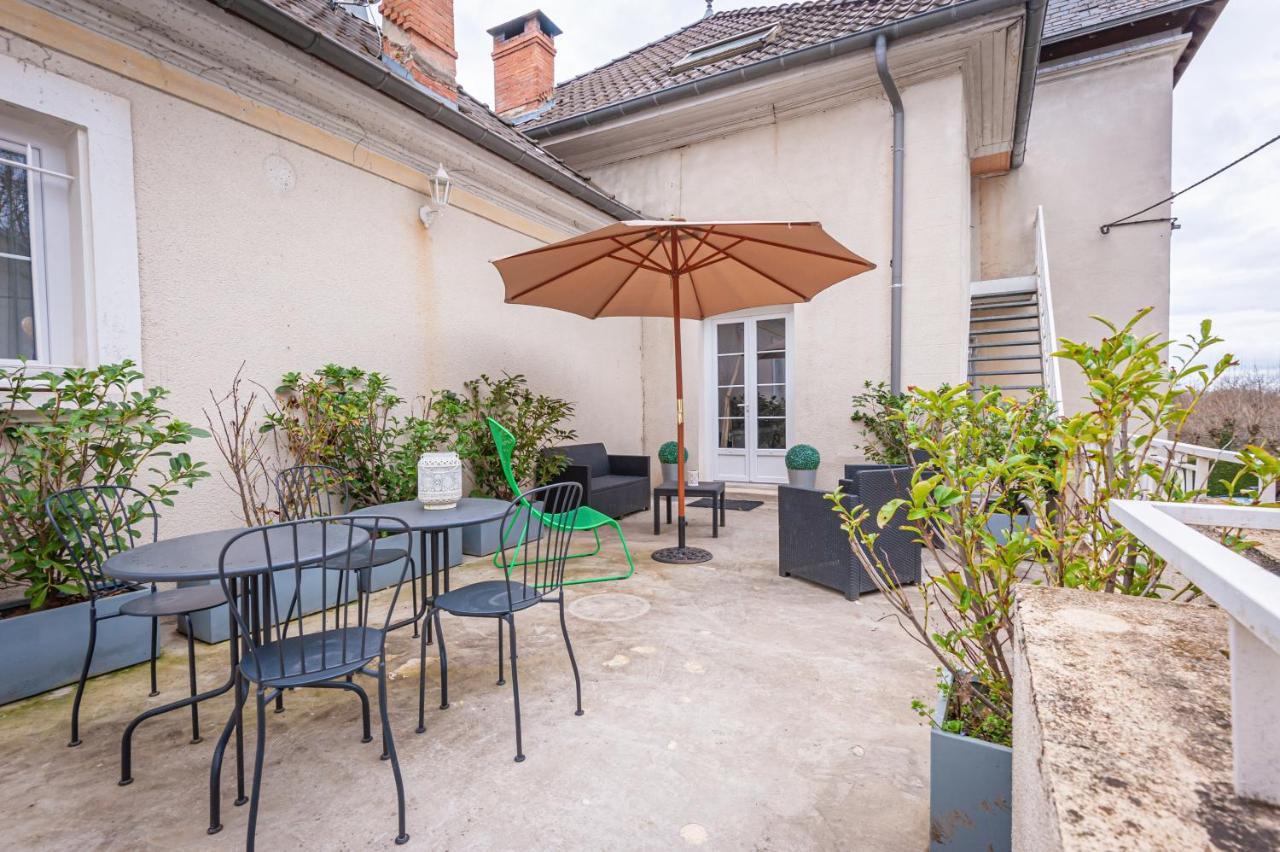 Chateau Des Ayes - Chambres & Suites Saint-Etienne-de-Saint-Geoirs Exterior photo